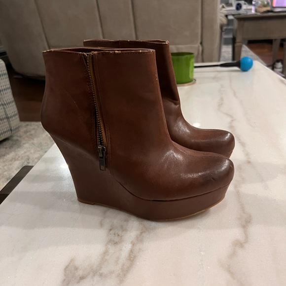 Mossimo wedge short boots- size 8- brown- never used - Picture 6 of 6